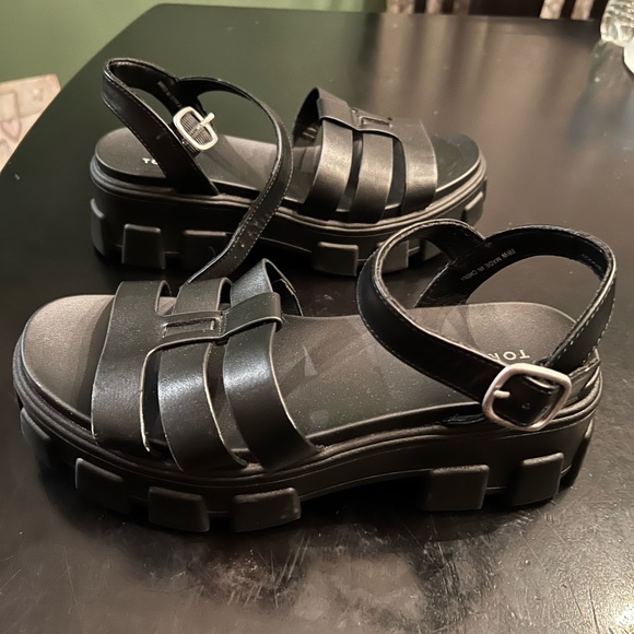 torrid Shoes - Torrid Black sandals size 8 Wide Width